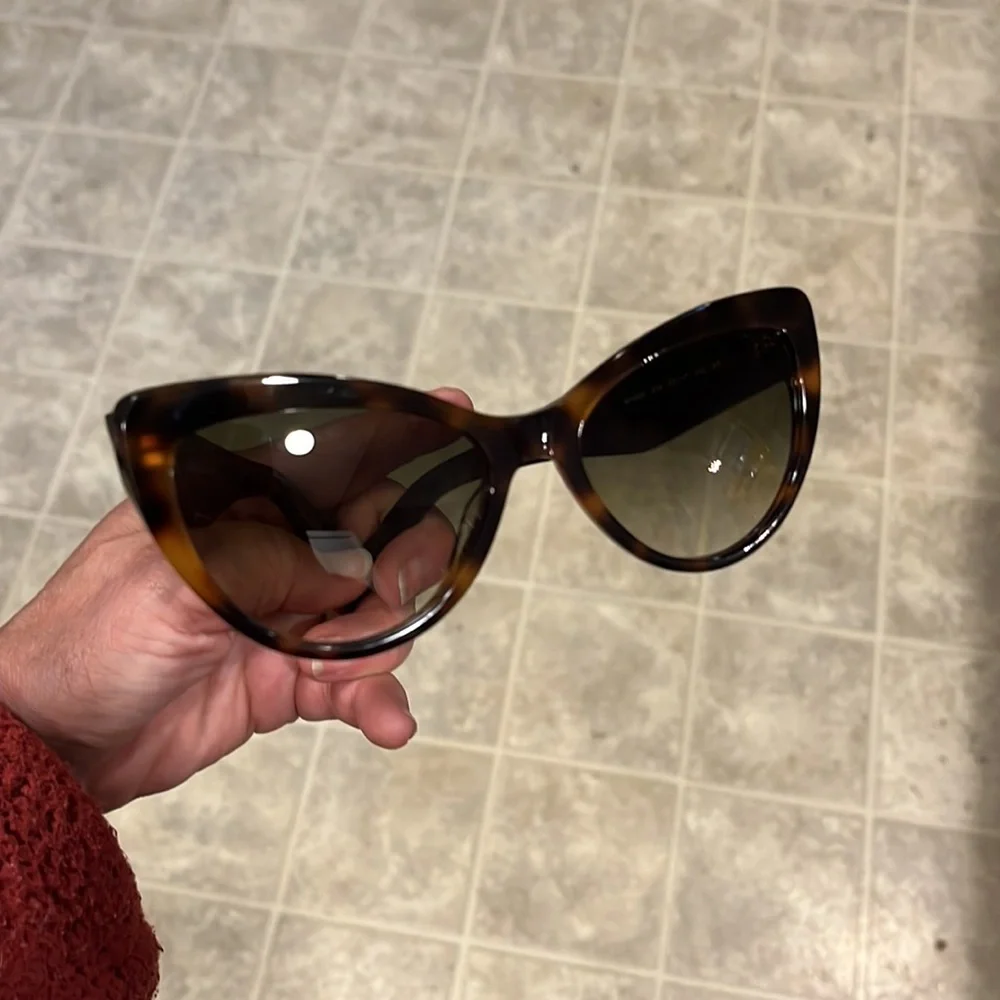 SALVATORE FERRAGAMO MARCHON CAT EYE SUNGLASSES FAUX TORTOISE SHELL NEW WITH CASE